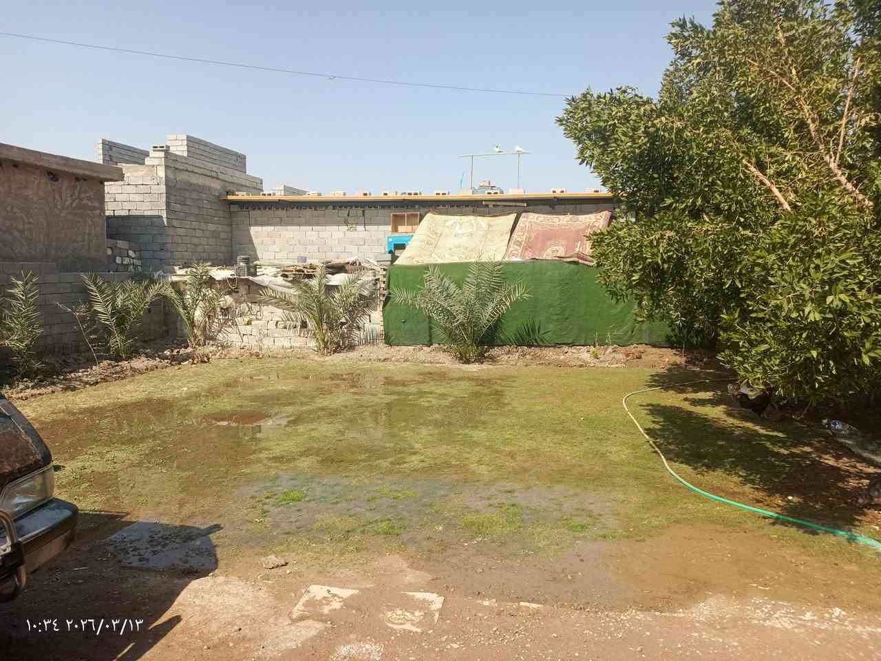 سلام عليكم بيت للبيع مساحت البيت 200متر أو حديقه كدامه مساحته ميتين متر موجود مشتمل ابصفه العنوان ابو غريب الشيحه صاحب البيت  ***********    ***********
