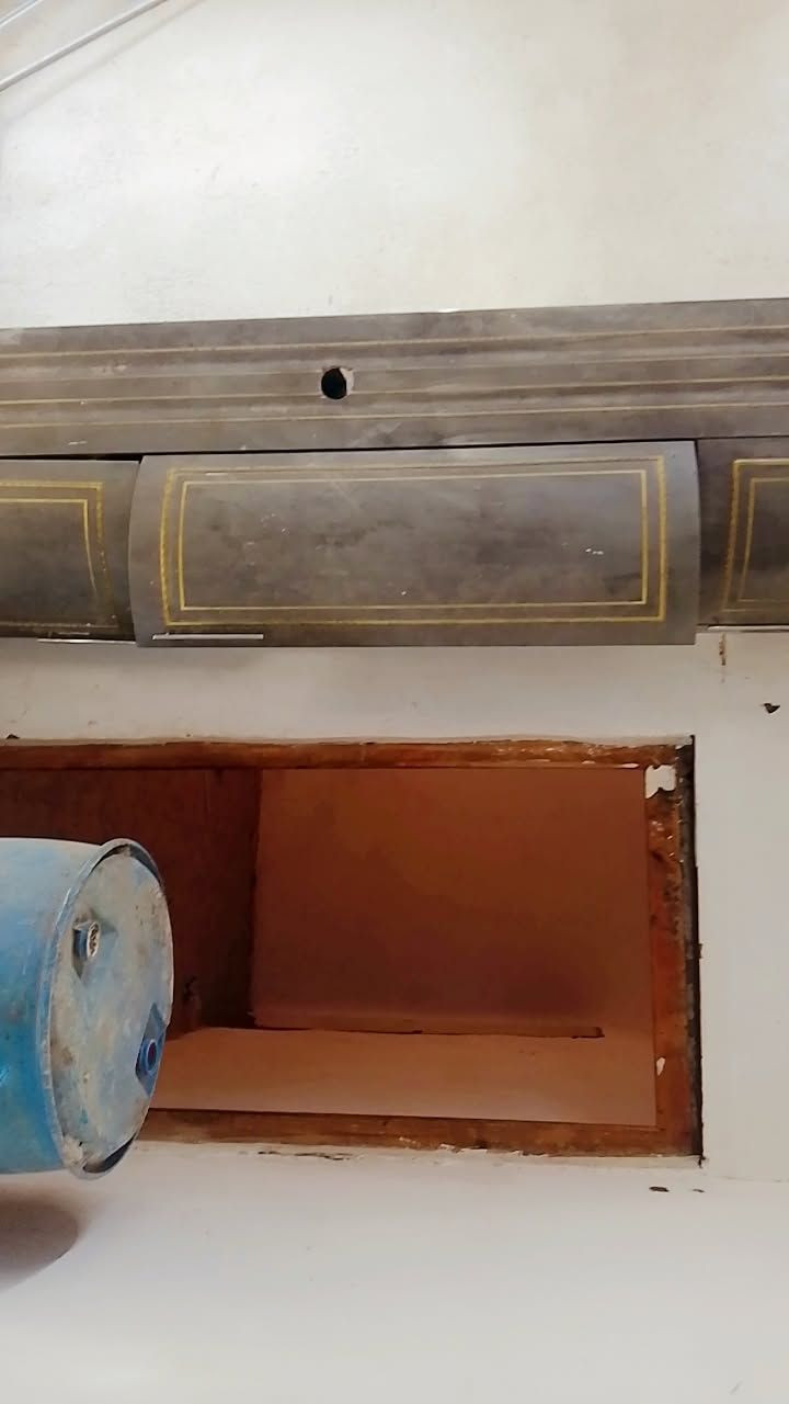 السلام عليكم بيت للييع مكانه ب ابو الخصيب حمدان انه دلال نوع عقار البيت سند 25 ويتعهد البايع بكافه الرسميات البيت مساحته80 السعر 14مليون عراقي صاحب البيت مستعجل ع البيعه مالته بي مجال قليل يحتوي البيت ع غرفتين صاله ومطبخ ودوانيه بعدها ماكامله وصحيات داخليه وخارجيه البيت الجوا كله كامل ماعدا الدوانيه بيها شغل للتواصل واتس اب شريحه ع الرقم ***********
