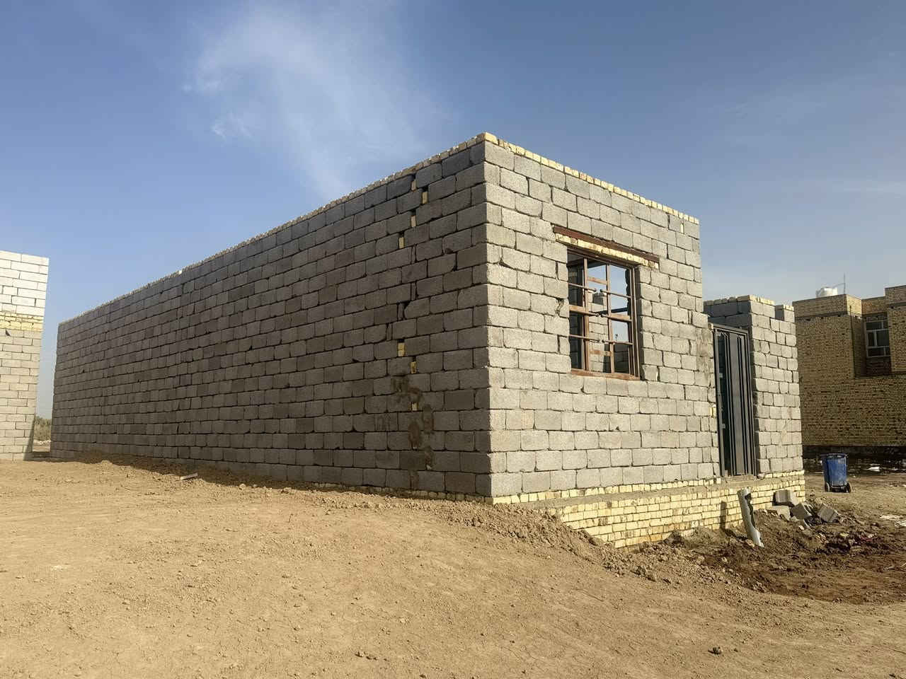 سلام عليكم هيكل 120م بلزديناويه حي الحسين جميع الخدمات متوفره سعر مناسب تريده يكمله حسب تفاق ***********
