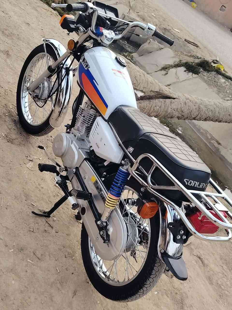 السلام عليكم لبيع امتياز ٢٥ وراق استنساخ السعر ٦٥٠ وبيه مجال المكان بابل ابي غرق للاستفسار الاتصال ***********
