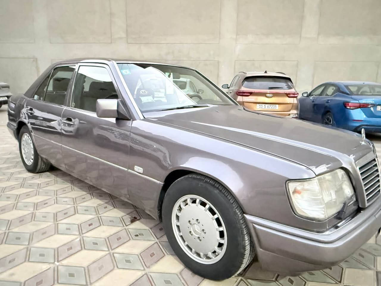 مارسيديس دب 300
موديل 91
مكينه 300 بلاديه قبق أسود عنكبوت 
كير جديد 4 نمر 
سلايت طكتين
كهربائيات كلها شغاله 
لايت زنون 
باتري جديد 
تخم تاير 
السياره جدديده مال جني
مكان السياره بغداد الامين 
السعر
82$   وبيها مجال 
***********
