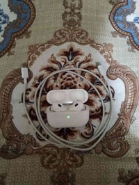 صباح الخير هتفون اربوت اصليي للبيع سعر خاص 07741909737