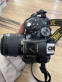 كامره نيكون D5300 استخدام شخصي ملحقات كامله كامره كلش حلوه والله السعر...