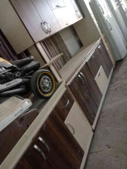 تم بحمد الله وصول حاويه اثاث مستعمل للبيع كفل قرب الجسر ***********
