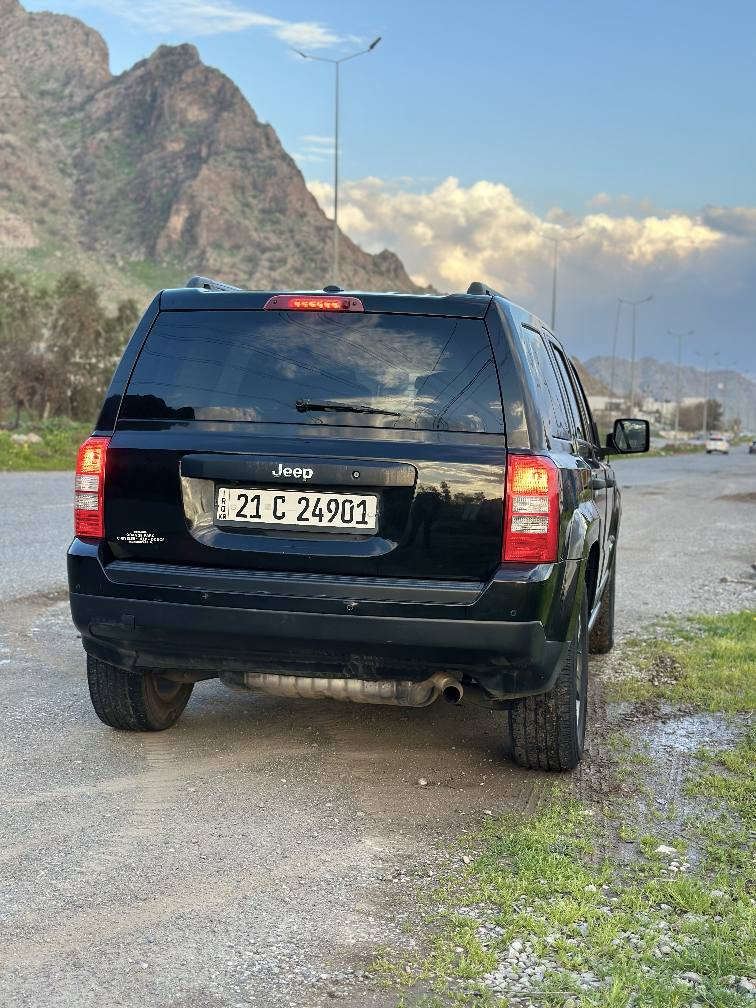 فرۆشتنی خێرا 
جێب پاتریۆت jeeb patriot 
2016
مەکینە گەورە 2.4 ی مەرغوب
ڕەشی قەتران ،
سەیارەیەکی بەرز و خۆش و بێ مەسرەف، 
ماشاء الله ئەو هەیکەلە بەرز و جوانە بەپارەی قەمەرەیەکە،
گێڕ و مەکینە بەشەرت وە نەکراوەتەوە،
هەر چوار جامی کارەبایی ،
کامێرای بۆ بەستراوە ،
دژە خلیسکە،
کوشن کارەبایی ،
ئاوێنە هیتەر،
گێڕ عادی و ئۆتۆماتیك،
بۆنیت و چەمەلاغی بۆیاغە بێ ناوگرتن، لەگەڵ دەرگایەکی دوای سایەقیش ساردییە،
تازە ڕۆنم لێ گۆڕیوە،
بەرگە کوشنی تێگراوە،
ڕەقەم و سەنەویی تازەیە تا 2029 ،
تەنها هەززەی بەسەرچووە،
93 هەزار ڕۆیشتووە ،
نرخی 112 وەرەقە و مەجالێکی کەم، گۆڕینەوە ناکەم تەنها فرۆشتن، سەیارەکە ماڵی دۆستە،
هەر کەس موشتەرییە لەخزمەتدام با پەیوەندی بەو ژمارەیەوە بکات، واتس ئەپ و ڤایبەریشی لەسەرە.

***********
سەنگەسەر بشدار, السليمانية
