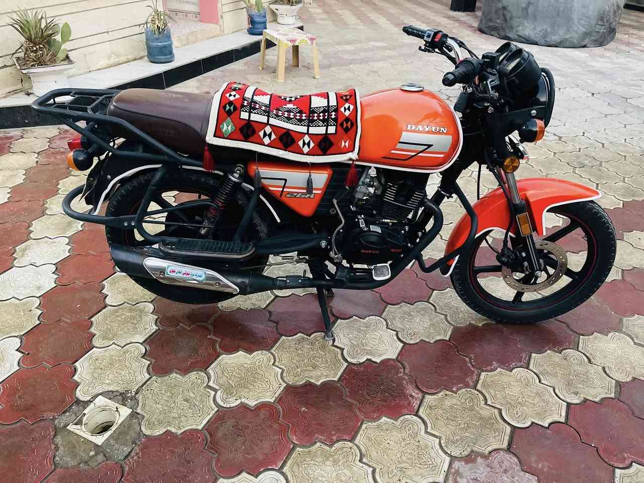 السلام عليكم دايون مديل ٢٣أوراق اصلية مكفولة كفاله عامه من كل شي السعر ١٧٠٠ مكان طوريج ***********
