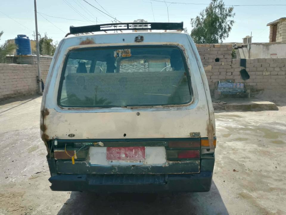 السلام عليكم ورحمة الله وبركاته سياره بسته للبيع مكفوله كير ومحرك السياره  خير من الله سنويه موجوده  سعر 25 وبيها مجال   مكاني ناصريه ***********

