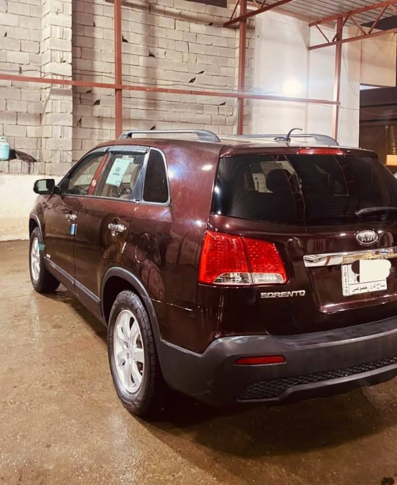 سلام عليكم للبيع سورنتوو 2011وارد امريكي محرك 2400 دوش المرغوب كير ومحرك شرط الضرر بس بنيد مبدل  السعر 130 وبيها مجال المكان صلاح الدين قضاء العلم الهاتف ***********
