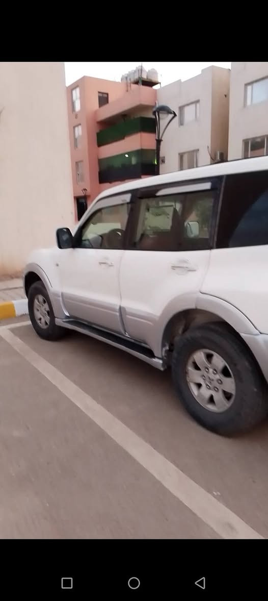 باجيرو موديل 5 جديده بمعنى الكلمه بلاديه ومكفوله كفاله عامه من الحادث والصبغ 
محرك كير كهربائيات حداديه تبريد تدفئه كله جديده تخم تاير جديد باتري جديد دواخل جديده جدا كراسي كهرباء مري جانبيه شفط
كامره خلفيه شاشه حجم كبير منظومة زنون اصليه 
كتابه كامل للترقيم مكمل معامله كمرك وكمل حذف وستحذاف مكانه بغداد 
***********
