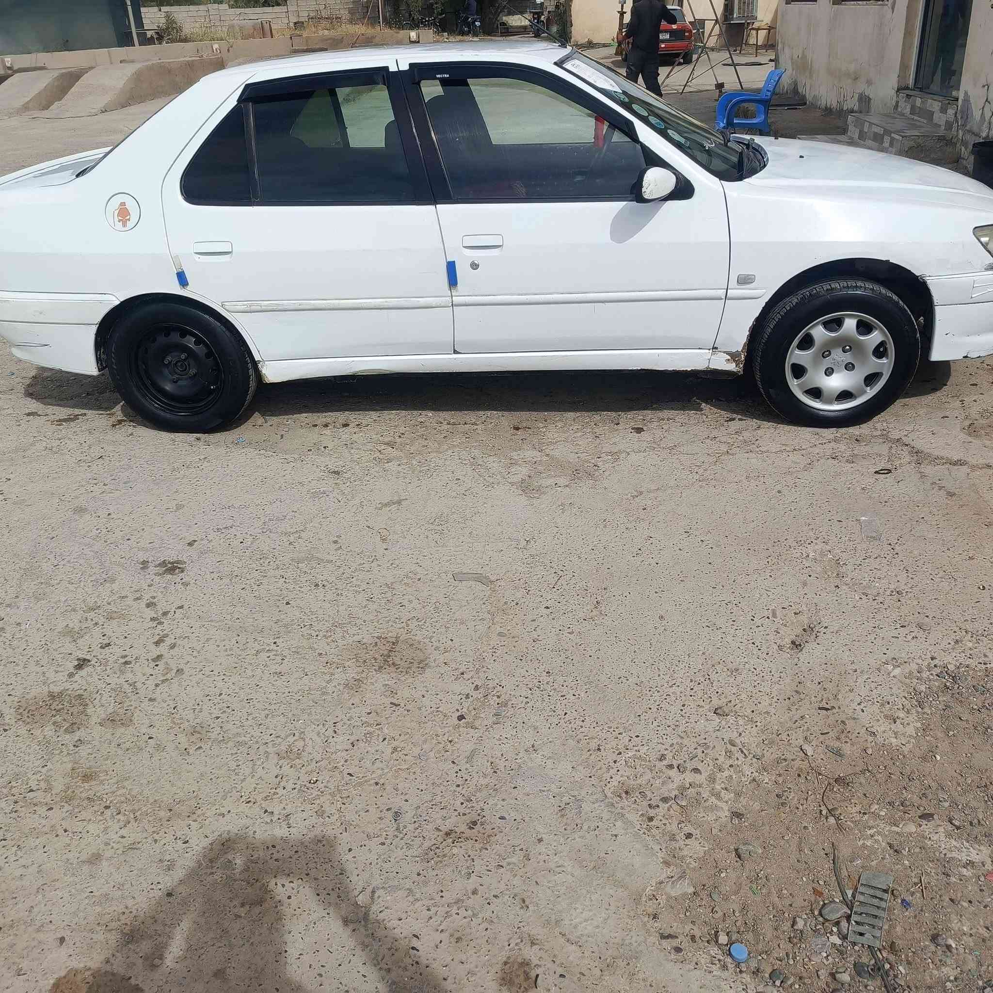 بيع مستعجل بسعر مناسب بيجو 306 رقم ذي قار مميز السياره بااسمي تريد تحويل تريد وكاله تخم تايرات صدر جديد تبريد ثلج كهربائيات فول اي نقص مابيها /العنوان صلاح الدين. العلم السياره متعوب عليها /رقم الهاتف ***********
