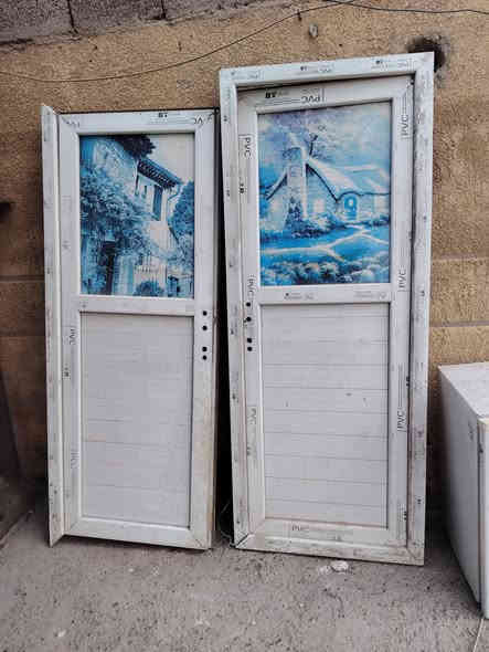 سلام عليكم باب عدد ٢ للبيع واحد مابي جرجوبه
ثنينهن ٧٥ الشعب حي البساتين ***********
