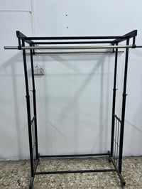 ستاند رباعي السعر 65 الف 07760992937 واتساب موجود مدينة الصدر