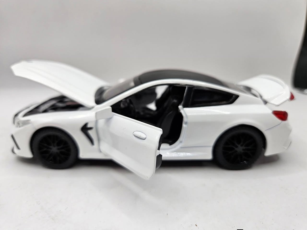 السعر 15 قطعتين 25 
BMW  حديد حجم 17 سم


**إذا كنت صاحب هذا الإعلان وتريد حذفه لأي سبب، رجاءا أرسل رسالة إلى الدعم الفني**