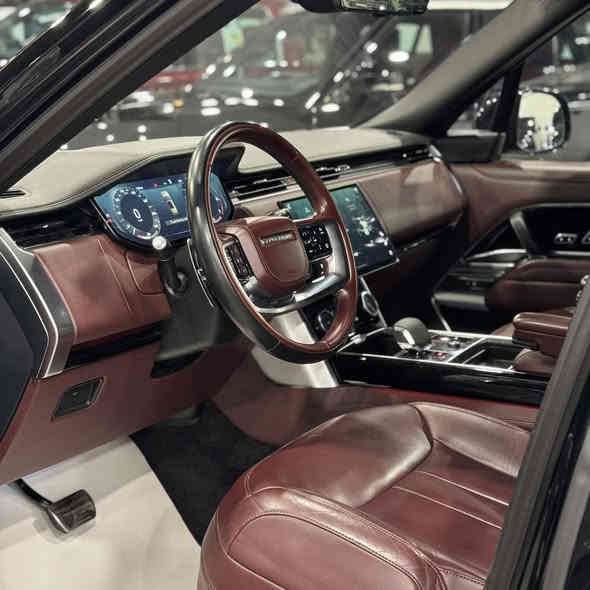 🚘 رانج روفر فوغ 2023 – وكالة سردار
🔹 فخامة بريطانيا الأصلية
🔹 سقف بانوراما × مقاعد جلد فاخرة
🔹 شاشة كبيرة × أنظمة أمان متطورة
🔹 وكالة × مكفولة × جاهزة للتسليم

📍 شركة علي الشيباني لتجارة السيارات – بغداد
📞 ***********
✨ “Vogue 2023 .. حضور ملكي على الطريق” 🇬🇧
