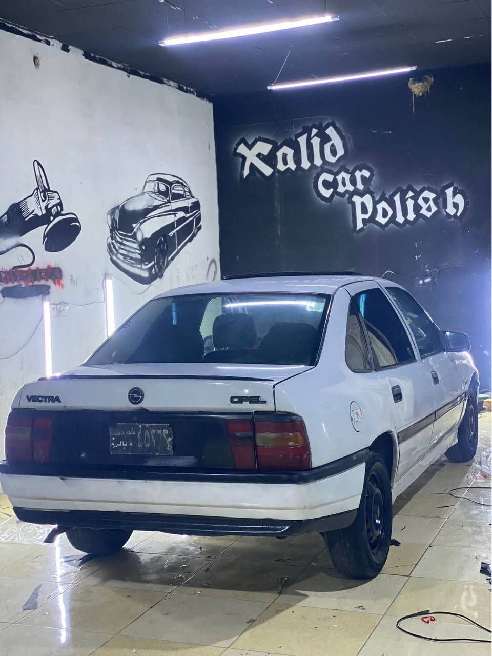 ئؤپل فيكترا ١٩٩٢ 
مةكينة ١٨ 
ئارم بلاستيك 
گير و مةكينة بة شةرت 
توند تولي بة شةرت 
دةعامي بو دةعامي بة شةرت 
جركةي تيا نية 
كارةباي لايت و بةگ لايتي بة شةرت 
جوار تاية ويلي نوي 
پشت و پيشي نوية جركةي تيا نية 
سةيارةكة دةعامي بؤ دةعامي بة شةرتي فةحس و فيتةر 
مالي دؤستة 
زور زور خاوين ماوةتةوة 
خايسي نية 
شوين كؤية 
***********
*********** كويسينجاك, أربيل
