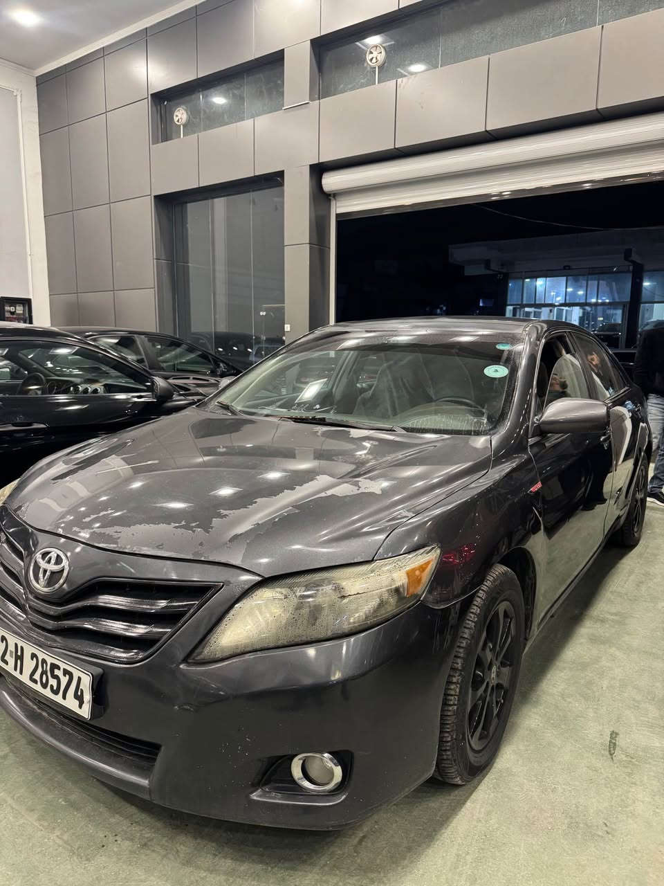 كامري موديل ٢٠١٠ 
سيارة ٣ قتعة صبغ كير محرك كهربائيات كل بشرط رقم و سنوي جديد جديد ٧ ورقة عليه غرامة نزل سعر سعر ٩٠ ورقة وشوية مجال مكان دهوك سيارة فقط بيع 
*********** دهوك, العراق
