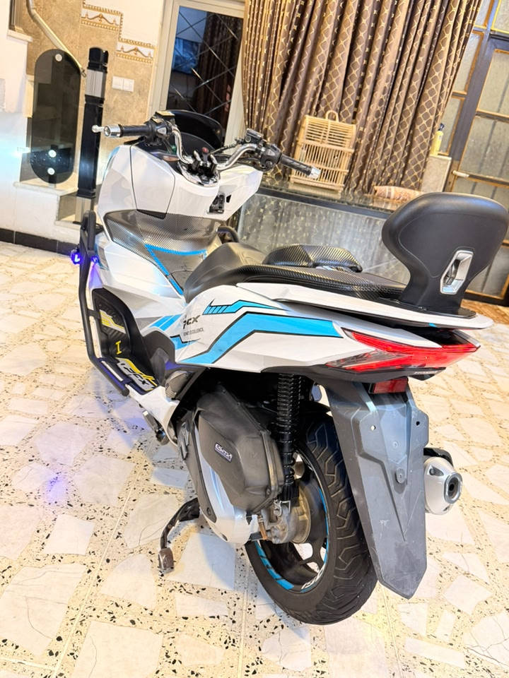 السلام عليكم للبيع pcx جيل رابع { ياباني }
دراجه مال جناي مزوده ومتعوب عليها مكينه مكفوله جيب فيتر افحص وآخذ واني خادمك
السعر 25 قفل العنوان البلديات ***********
