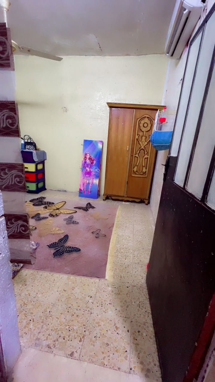 بيت للايجار في الكندي يحتوي على غرفه وصاله ومطبخ ومشتملات ومخزن وطارمه السعر 250 الف
واتس ***********
