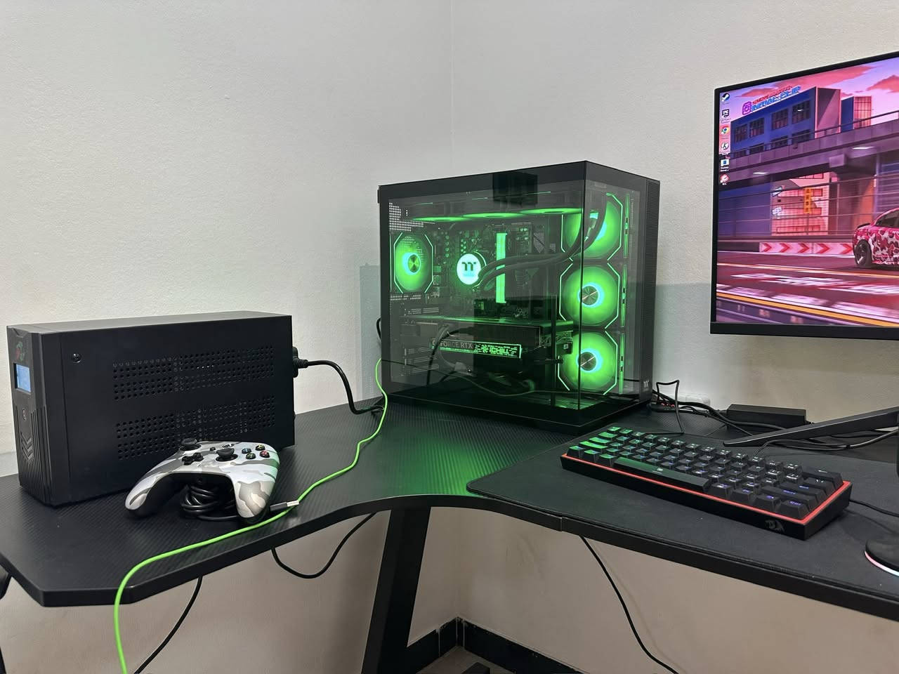 تجميعة Gaming قوية ونظيفة جدًا  

الحالة: شبه جديد

مواصفات الـ PC:

• CPU: Ryzen 7 7700

• GPU: RTX 4070 Super

• Motherboard: Gigabyte B650

• RAM: XPG DDR5 32GB (2×16) 6000MHz

• Storage: SSD M.2 1TB

• PSU: 750W

• Case: Thermaltake

• Cooling: Thermaltake AIO 360mm (3 Fans) 

المرفقات ويّا التجميعة:

• شاشة Patriot 2K – 180Hz

UPS Offline (1500VA)

كرسي تمشيه حال ( هدية ) 

• سماعة Razer ( هدية ) 

• كيبورد Redragon 

• يد ألعاب xbox 

 مايك gaming ( هدية ) 
  

 السعر الكلي: 2,400 دينار ( مليونين و400الف ) 
وبيها مجال بسيط للطيبين 

 للاستفسار المراسلة على الخاص �


**إذا كنت صاحب هذا الإعلان وتريد حذفه لأي سبب، رجاءا أرسل رسالة إلى الدعم الفني**