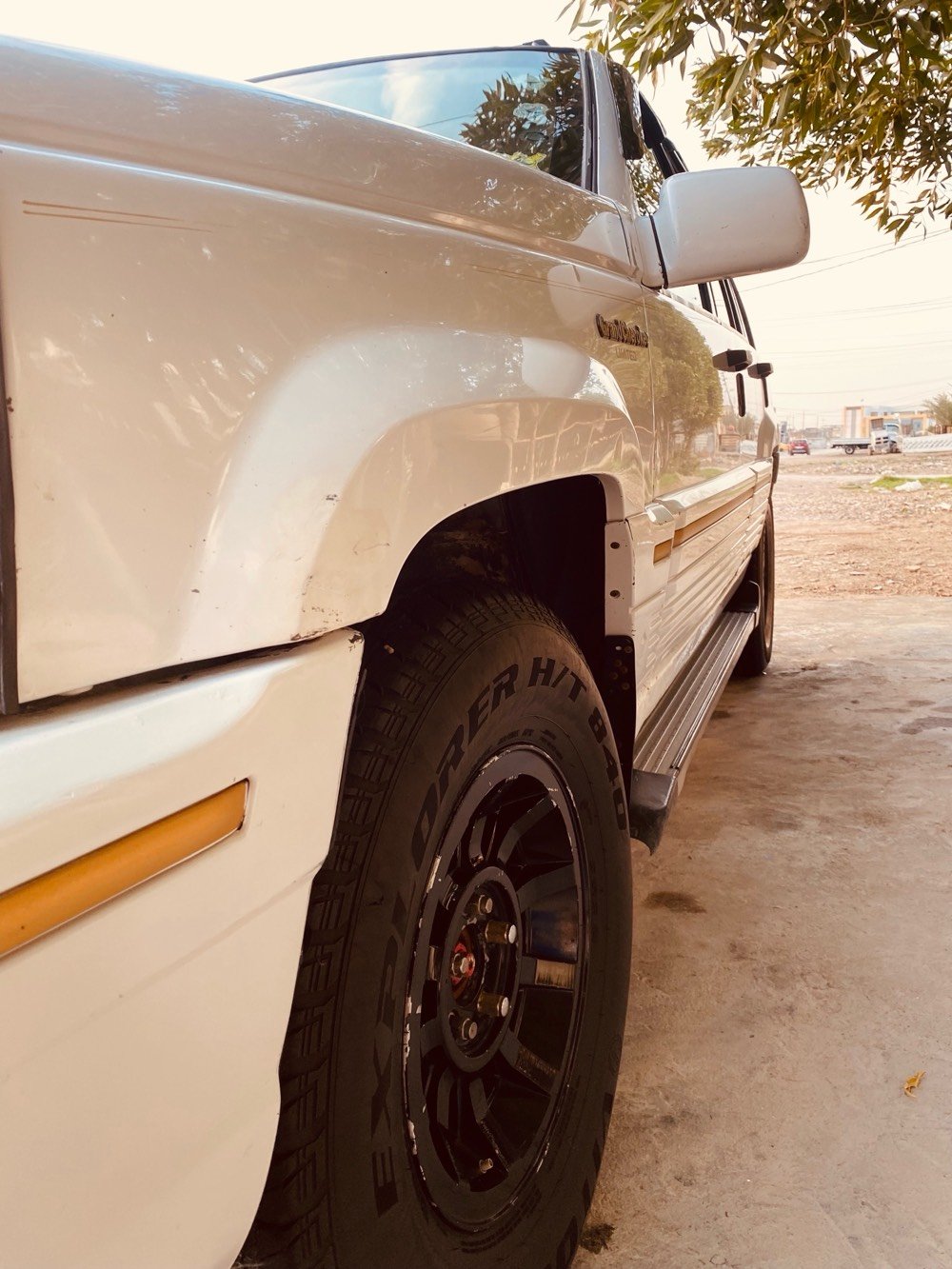 جيب شيروكي موديل 1995 السياره جاهزه من كلشي كير مكينه بطه 2500 السياره بأسمي ومشروع وطني مكاني بغداد ابو غريب *********** 