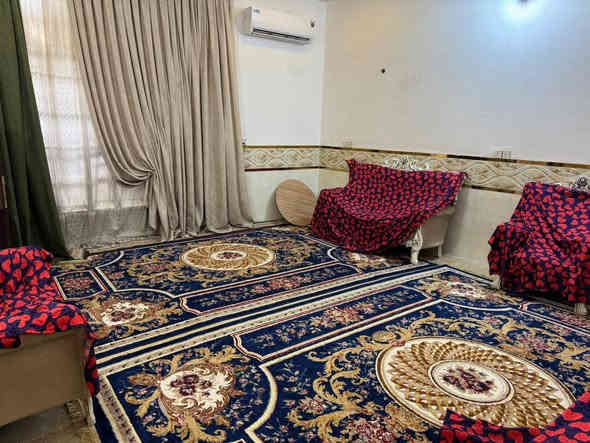 السلام عليكم بيت للبيع كربلاء طويربج حي الجمعيه قرب مدرسه المستقبل المساحه 150 واقع حال 160يتكون من استقبال/صاله/غرفه نوم/مطبخ/مجمع صحيات السعر70وبيه مجال
*********** كربلاء
