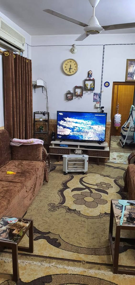 للبيع بيت بسعر قطعة ارض مناسب:
-الموقع: النجف الاشرف - حي الجامعة - منطقة 28 الف
-المساحة: ١٠٠م واجهة ٥م نزال ٢٠م
-الشارع بعرض ١٠م
-البيت طابقين يتكون من ٣ غرف نوم وصالتين واستقبال ومطبخ ومجموعة صحيات داخلية وخارجية
-سنة بناء ٢٠٠٨ شيلمان نظيف قابل للسكن

-لمعرفة السعر علق ب ' تم' يصل لك

-لمعرفة بقية التفاصيل تواصل خاص او واتساب او فايبر ***********
