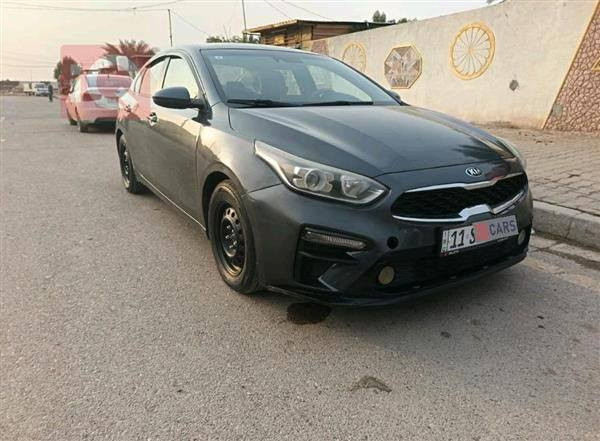 السلام عليكم للبيع فورتي وارد امريكي موديل 2021 بيها قطعتين صبق بس جاملق امامي وبنيد ماشيه 109 رقم بغداد مكينه وكير وصدر وتخم تاير تبريد تدفئة شغال سياره جاهزة من كلشي مكاني بغداد المحمودية السعر 123
***********//***********
