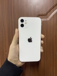 ايفون 11 عادي ذاكره 128 بطاريه 90 شريحتين نضافه 100‎%‎ فقط مبدل شاشه ا...