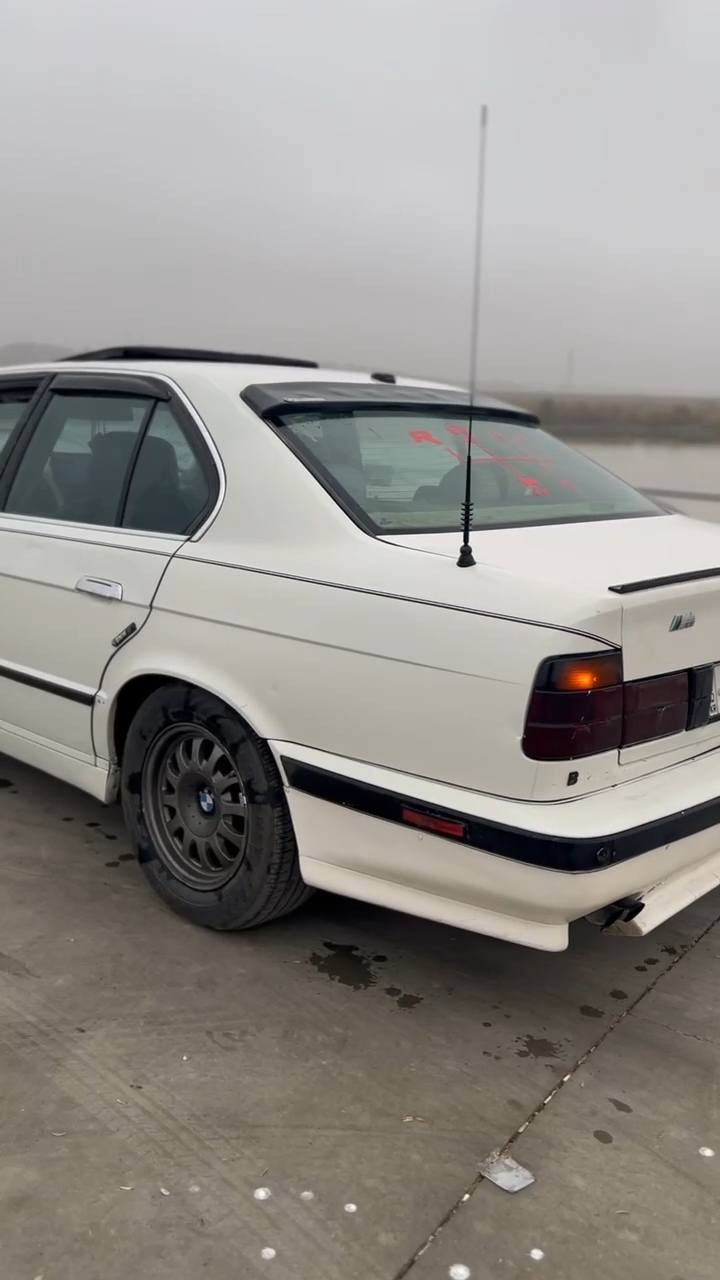 بسم الله الرحمن الرحيم

السلام عليكم بي ام 525 للبيع رقم اربيل كير ومحرك شرط كهربائيات ملضومه تبريد جديده كلشي بيها جديد سنويه صقطت بشهر 10/ 2025 تواير جديد صدر مامي وخلفي جديد السعر ٥٣ وبيها مجال الأرقام ***********
