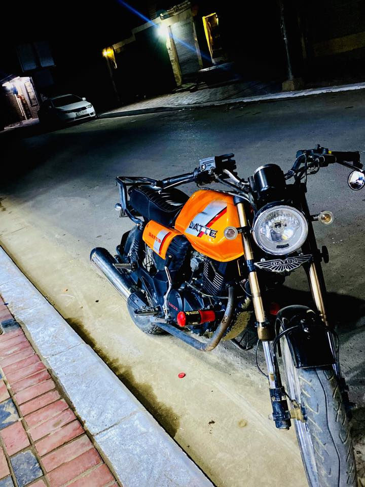 دايوان لاتي 2022
رقم كربلاء انكليزي لوحتين سنوية عضم بأسمي 
دراجة نضيفه وممفتوحه وماعايزه 
كفاله عامه عدى طخه بسيطة  بالتانكي من فوك
للاستفسار واتساب ***********
