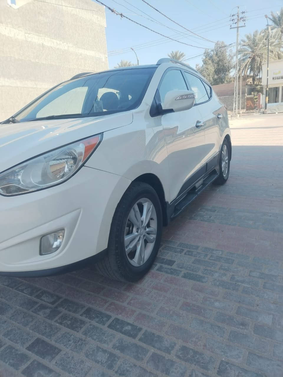 سلام عليكم
للبيع توسان 2011 خليجي سياره جديده جاهزه من كلشي 
فول موصفات للأخير 
مكينه2400دوش 
مكيه كير حداديه تخم تاير تبريد 
كله جديد رقم بغداد مشروع وطني تحويل ثاني يوم السعر 134وبيها مجال لاتصال***********
مكان السياره كربلاء قرب لامام عون
