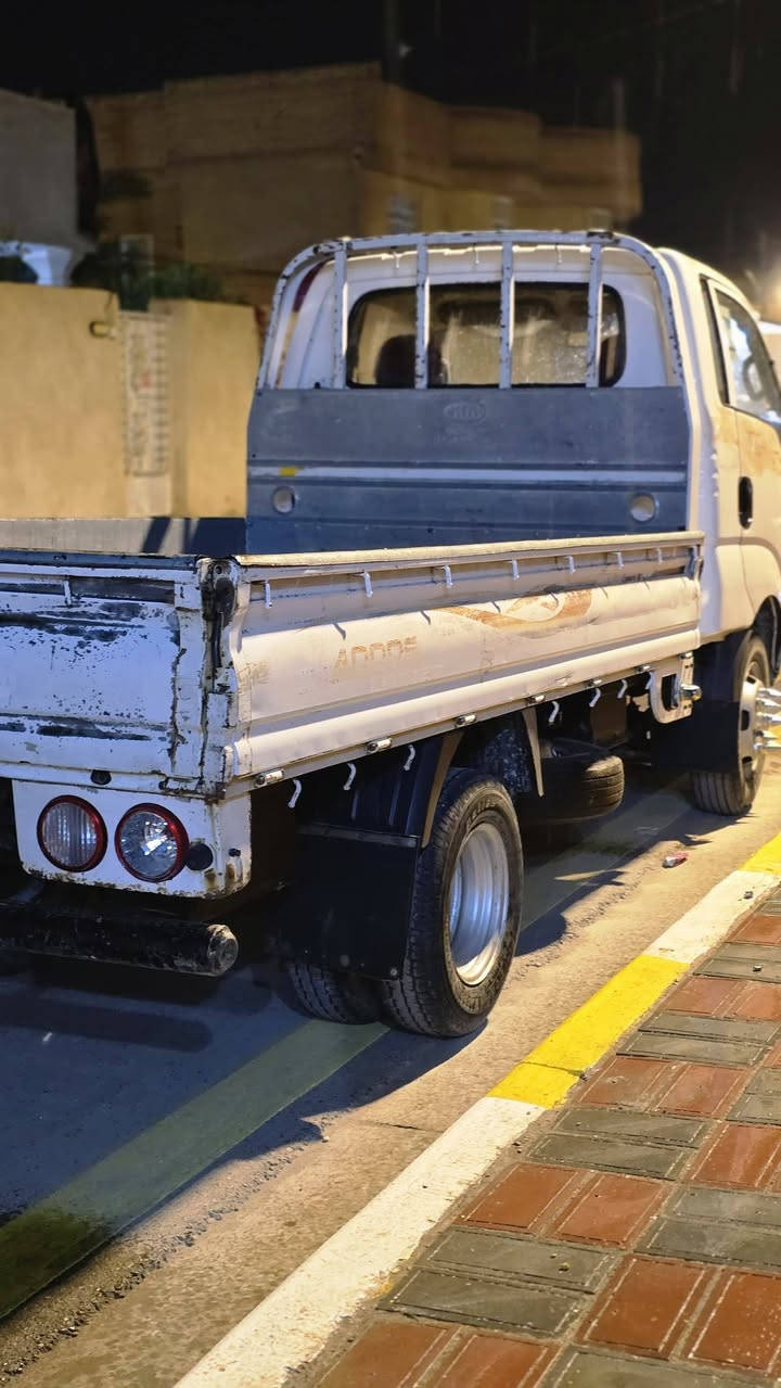 كيا فحل للبيع موديل 15 سنويه جديده مكفوله من الضربه تحويل ثاني يوم السعر 110 مكاني كربلاء طويريج ***********
