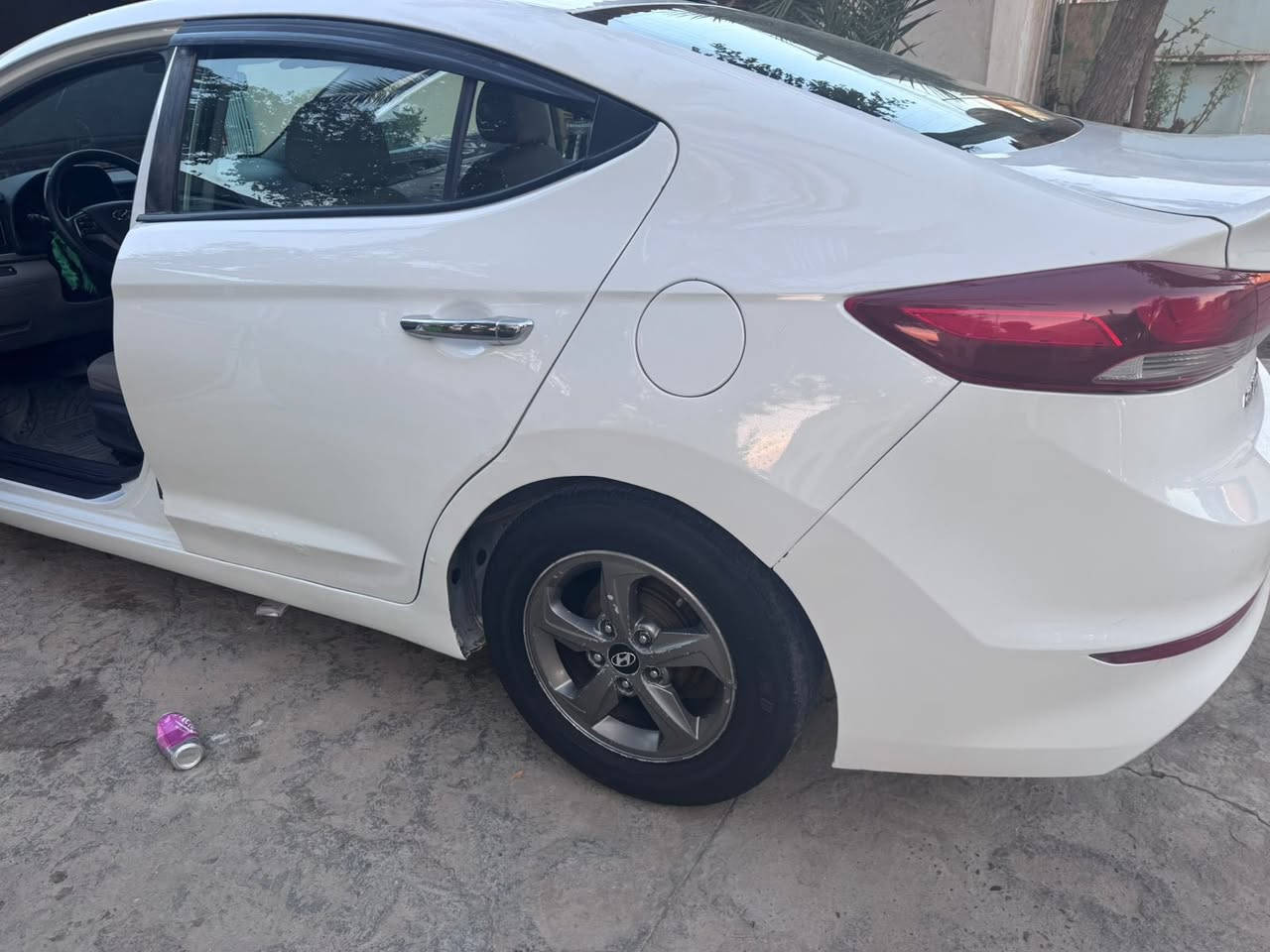 السلام عليكم للبيع النترا موديل 17سيارة بصمة تخم تاير بيه رادارات بلمري كامرة دوارة نظام قيادة سيارة حلوة بس بيه تكشير بل قمارة وانتو عدكم علم هاذا الموديل يتكشر الصبغ مالتة كير مكينة ماملعوب بيهن سونار مرفق صور الحادث مرفقةرقم أربيل سعرها 120ورقة مكان سيارة بغداد المشتل 
للاستفسار ***********حجي وسام
