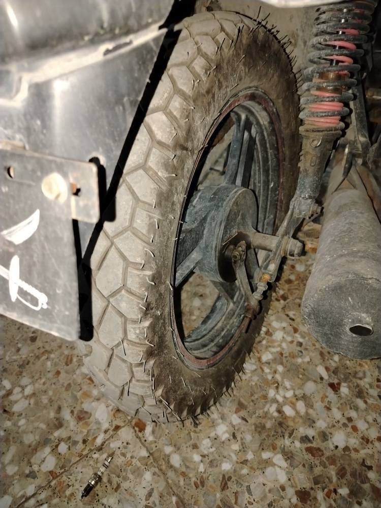 دراجه للبيع نقصهه دبلات وكابريتر والباقي كلشي شغال تمشي طبيعي بس تاركهه السعر ٦٠٠ وبيهه مجال مكان بغداد العامريه بغداد, العراق


**إذا كنت صاحب هذا الإعلان وتريد حذفه لأي سبب، رجاءا أرسل رسالة إلى الدعم الفني**