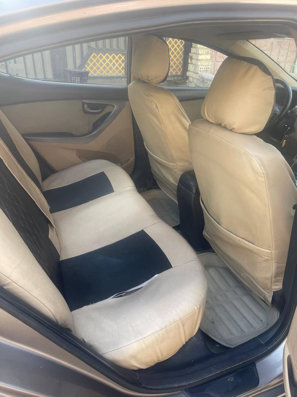 السلام عليكم الانتره موديل 12 للبيع محرك 1800دوش السيارة نضيفه وتخبل واحلى من الصور السيارة بيه 5 قطع صبغ بدون دواخل وارد خليجي السعر 95 وبيه مجال المكان بغداد حي اور الرقم ***********
