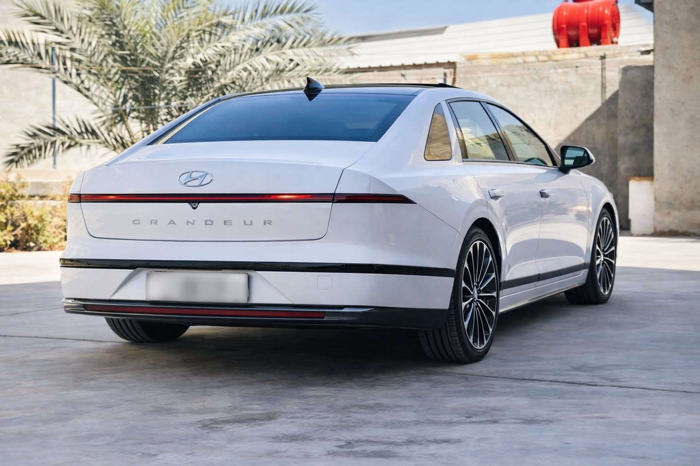 السلام عليكم وينه الي يدور شي مميز ما مطروق
ازيرا الشكل الجديد موديل 2023 مواصفات خاصه فول وراد كوري هايبرد + بانزين 
 المواصفات فول واحد ع واحد
جنطة كهرباء 
بانوراما + كلشي لمس 
الكشنات جلد دشبول جلد لونين + سقف شامواه ناعم 
مساج ب كشنات 
٣شاشات فول تحكم +شفتات ستيرن 
 كهرباء فول تحكم كهرباء ستيرن كهرباء ستيرن حار بارد الكشنات حار بارد 5 كاميرات حساسات امامية خلفية رادارت امامية وخلفي تشغيل عن بعد تتقدم وترجع بالريمونت بردات كهرباء جانبية وبردة خلفية وبعد هواي ما ينعدن  المواصفات من الاخير السياره ماكو شي ما بيهة 
تبديل باب الصدر +جاملغ الصدر بدون دواخل +قبق جنطه صبغ 
السياره مكينه كير ع شرط +ربع ما ذب عليهة جاهزة ع اخر حبايه 
السعر:222وماكو هيج سعر ب هيج مواصفات ونضافه 
مكان السياره الديوانيه 
 للاستفسار الاتصال ع :***********
او :***********
