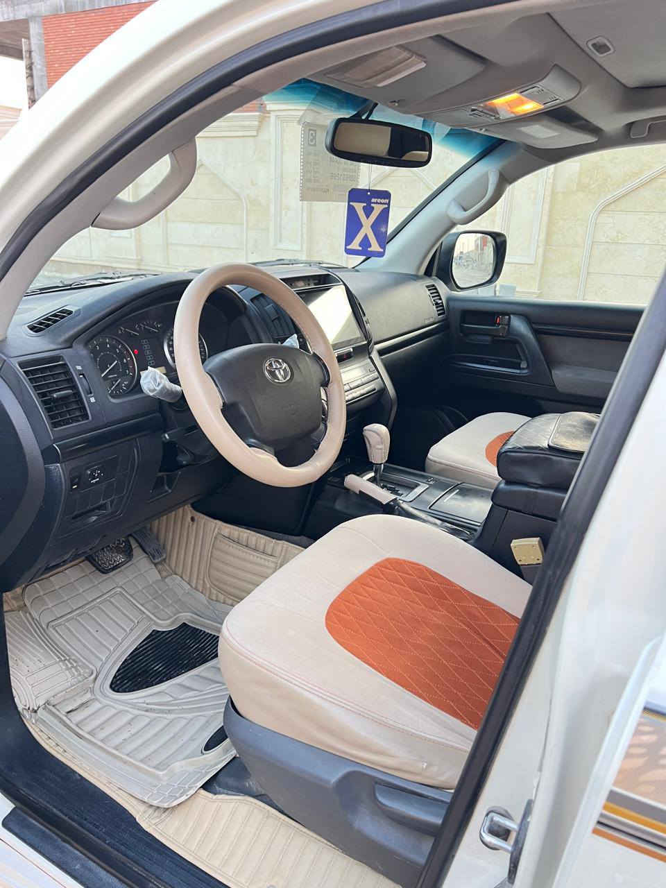 السلام عليكم للبيع الاندكروز 2010 محدث 2015 رقم اربيل دولي سنويه 2030 تحويل ثاني يوم محرك V6 محرك وكير مكفولات  بيه مكانات تبريد ثلج ❄️ قطعتين صبغ اشاره ترحيب مري شفط حساس خلفي أمامي الايت زنون كامره الخلفيه فتحه سقف شاشه الاندرويد سياره جاهزه صدر امامي خلفي جديد تخم تاير بصمات عدد اثنين العنوان البصره *********** الشراي ينتصل مكلف بنشر
