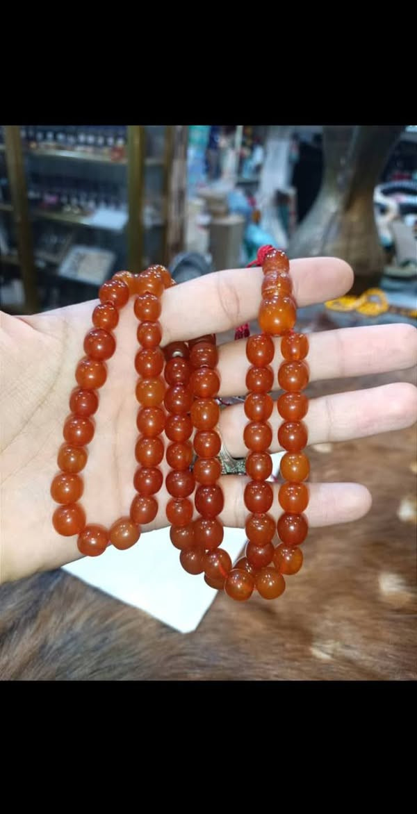 السلام عليكم ورحمة الله وبركاته طبعا لي حب يراسل عل الوتساب ***********

