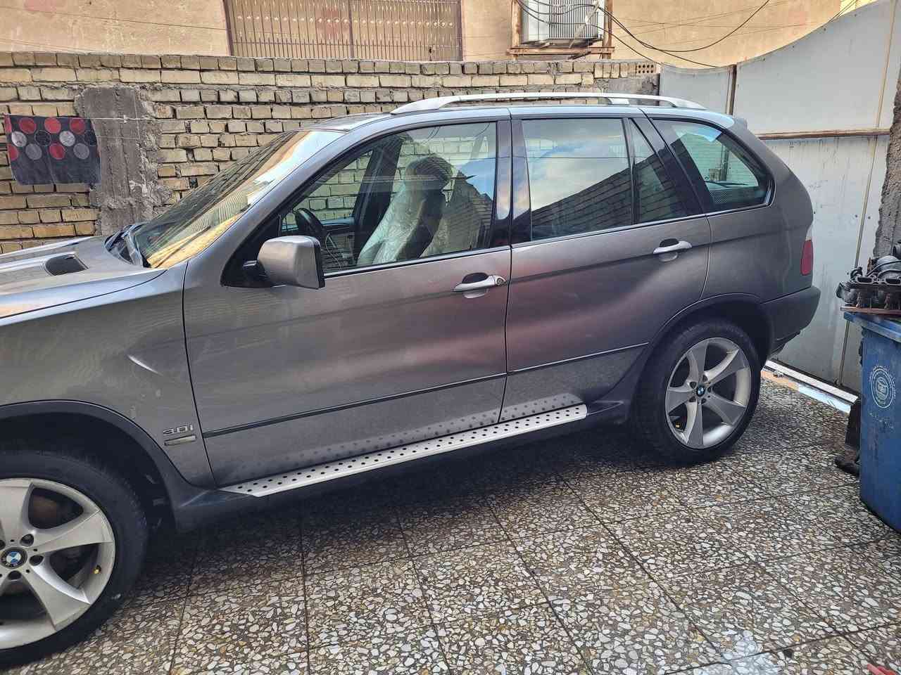 للبيع او مراوس حسب القناعة x5 موديل 2004 بلادية من كل النواحي ستة سلندر بنو راما شنو ابالك مواصفات موجودة رقم سليمانية بدون صبغ وطبعا شوف العين افضل السعر 120 ورقة بغداد حي الجهاد 
***********
***********
