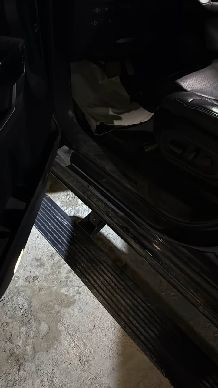 السلام عليكم 
تـويوتا تنـدار  مراوس بلاندكروز 22
الموديل : 2023
المحرك : [ V6 / Twin Turbo ] ⚡️
الگير : [ اوتوماتيك ]
الممشى : [11الف  ]
اللون : [ حبري مميز ] 🩶
الحالة : [ السيـارة وارد أمريكا ضررهـا بجملغ وبلبنيد مصبوغ عله كدهن ]
ومغلفه PPF بأمريكا اصلي 
[ لمعرفة السعر اترك تعليق داخل المنشور وسوف يصل اليك مباشر عبر رسالة نصية ] 📥

[ الـــــمـــواصــفـــــات ]

جكات 

بانوراما 

فور ويل 

- السيـارة فـووووول مواصفات للأخيـر 1 / 1 

[ الاضـــــــافــــــاات ] 

- السيـارة عليهـا أكزوزات
- ⁠- ⁠
غلاف بدي 

ويل تخم اصلي وتايرات 

الموقع : [بعقوبه ] 📍

للتواصل واتس اب او اتصال : [ *********** ]
#toyota #tundra #trd # بلاد, صلاح الدين
