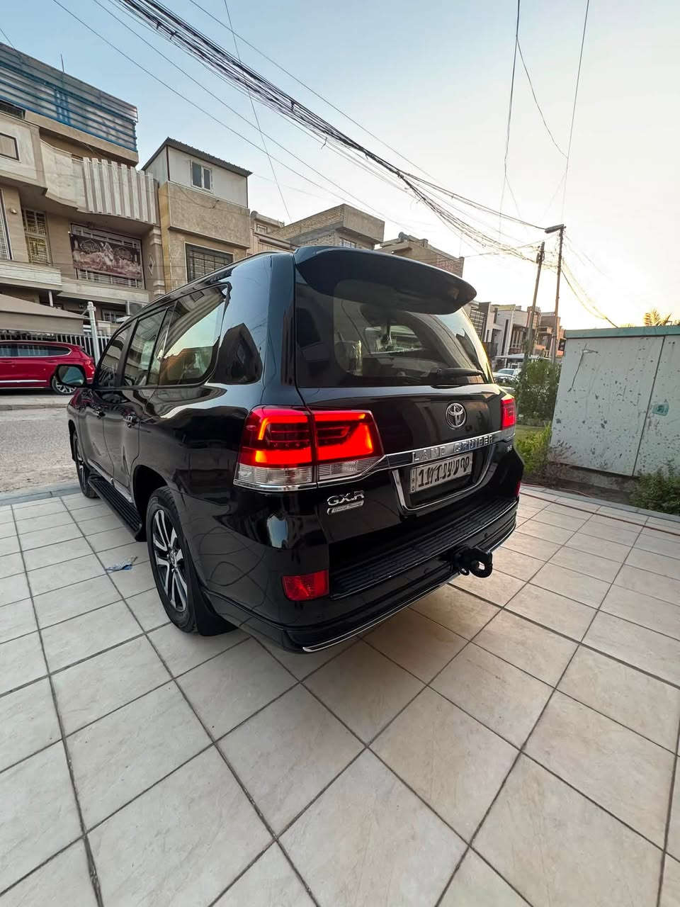 السلام عليكم اخوان 
لاندكروز GXR  اسود 6V محرك 4000 فول 1/1 
ابريم اصل كفالة عامة ماشية70 قابلة جديدة و حلوة وبسمي شرط تحويل بحالة الوكالة 
حساسات امامي خلفي 
كشنات جلد 
كشنات كهرباء
ديفيدي بل سقف
فتحة سقف وضيعيات قيادة 
تحكمات 
سبير منازل اصلن 
 ابواب بصمة 
مع ترحيب 
دشببول ليزي 
شاشة كبيرة
8 ايرباك 
زراك لايت
لايت زنون بلاد 
مري قلاب
وبيه اهواي موصفات 
مكان سيارة بغداد البنوك 
هزة فحص سنوية ارقام كلة جديد 
***********
