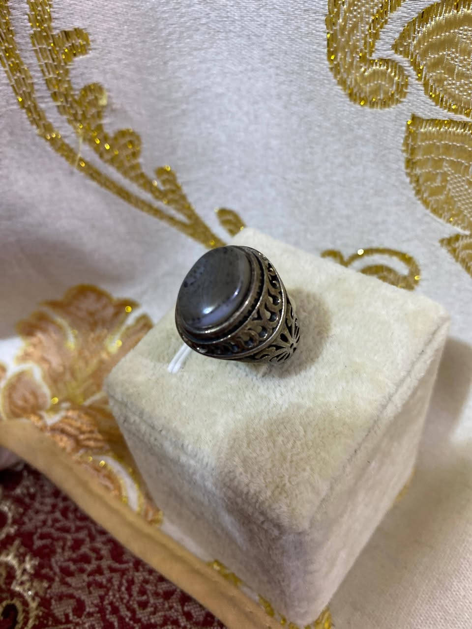 السلام عليكم
شلعة خواتم ٧ قطع بيهن ثقيل وبيهن خفيف
انطيني سعرهن بالعافيه
الخاص مفتوح


**إذا كنت صاحب هذا الإعلان وتريد حذفه لأي سبب، رجاءا أرسل رسالة إلى الدعم الفني**