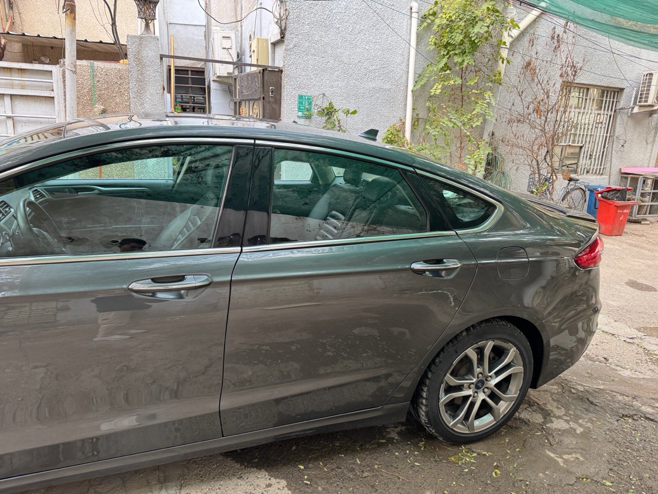 فورد فيوجن 2019  sel

السياره ماشيه 116 الف كيلو 

بدون ايرباك فقط جاملغ السايق مبدل وبالعراق انطخت بارد فقط جاملغ ايمن وبيه رصعات باب الخلف السايق بسبب محاوله فتح الباب 

رقم اربيل وسنويه 27 باسمي 

مواصفات 

رادار امامي وخلفي ومرايه

كشن جلد تدفئه وكهرباء 

تبريد ثلج ماشاء الله

شاشه جبيره وابل كاربلي

كير ماوس سبور 

تحكم شفتات للكير العادي 

وبعد هواي موصفات 

السعر 110