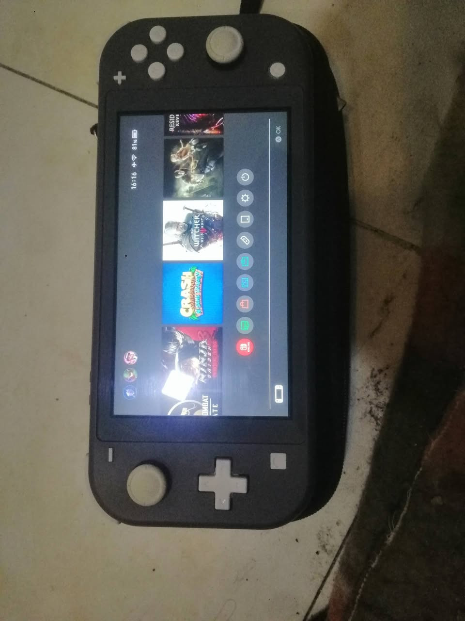 نتندو اسويتش لايت رام سان دسك الترا اصلي 256 مهكر نضامين نضافه 100/100 ملحقاته شاحن جنطته الاصليه مكاني بلديات سوق لميت سعر 230 وبي مجال للشراي رقمي /***********
