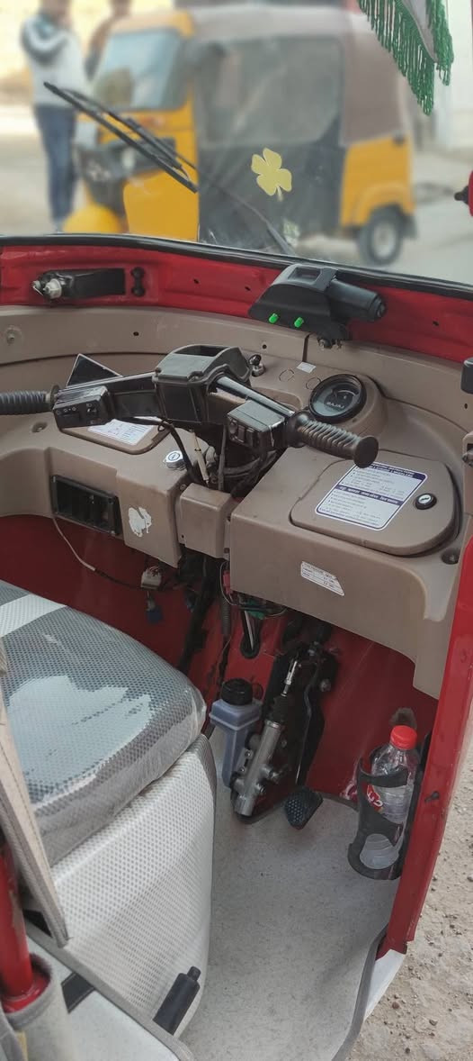 تك تك 18 مكفوله عدى الدوس معمره رقم وسنويه سعرها 6 ملايين وبيها مجال قليل مكان مدينة الصدر حي الكوفه ***********
