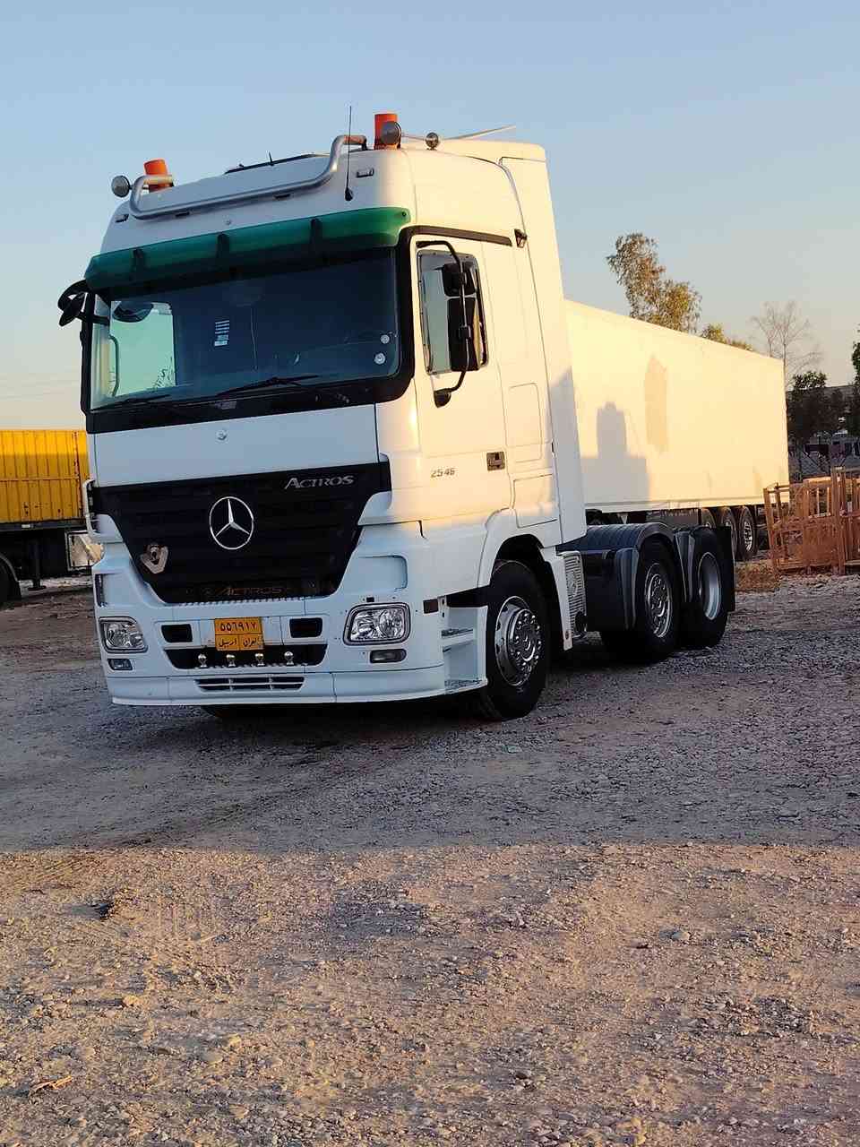 بسم الله الرحمن الرحيم 
اكتروز 2003   
مربوطه براد   السياره مكفوله  من كلشي شرط التحويل 
سنكل دوار  رتايدر كلج  ثلاجه
البراد شيرو ابو الربد سمك 7 ارتفاع 60 جهاز اسبي 3كاتم غاز 134 السياره حيل جديده خير من الله 
العنوان ديالى بعقوبه  السعر 495
للاتصال ***********.  /***********
