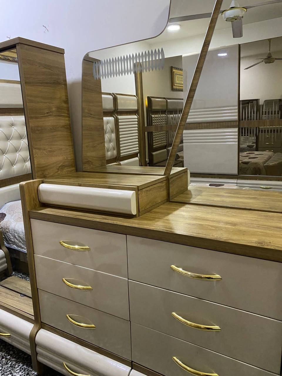 غرفة نوم للبيع 
مستعملة قليل جدا 
سعرها مليون ونص


**إذا كنت صاحب هذا الإعلان وتريد حذفه لأي سبب، رجاءا أرسل رسالة إلى الدعم الفني**