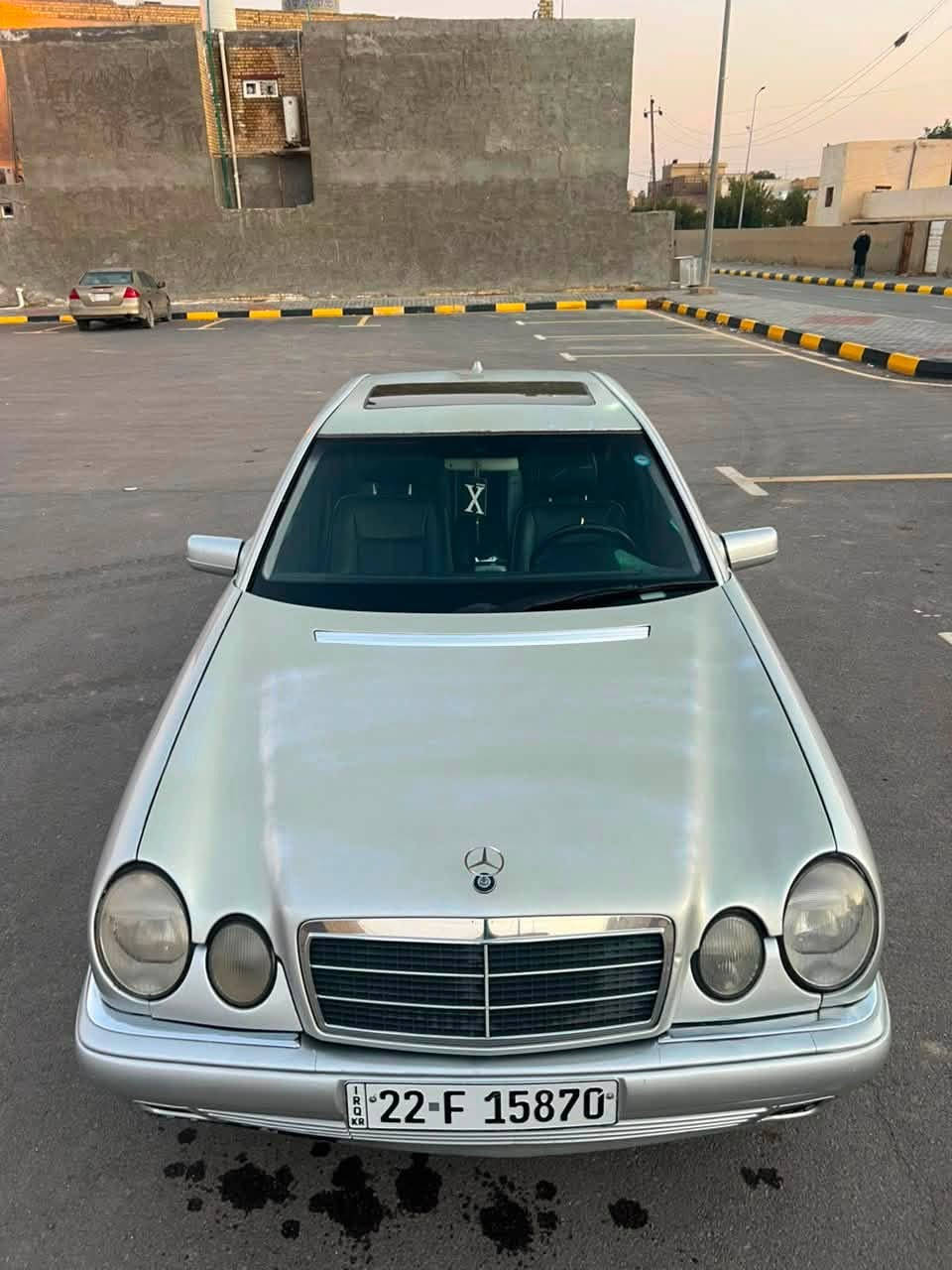 سلام عليكم مارسيدس ام عيون
موديل 1998محرك(V)بلادي خير من الله 
تبريد ثلج سياره جاهزه السعر 90للأستفسار
موبايل 📲 ***********
