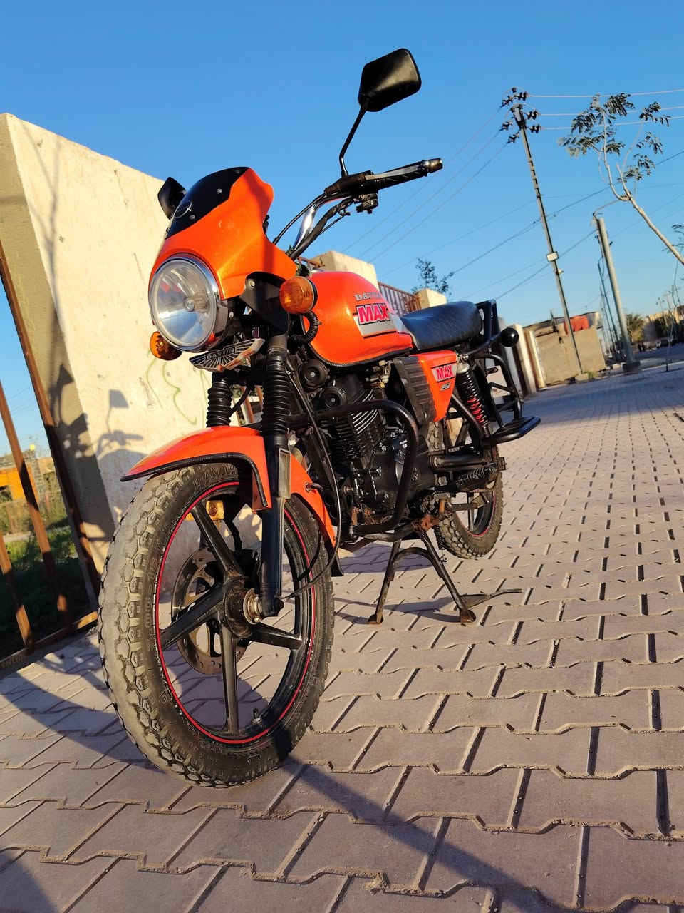 دايوان ماكس موديل 2022 اوراق اصوليه  دراجة كلها شغاله الف ما تصرف عليها  دراجة مثل مابصوره  مكاني كوت شيخ سعد  سعرها مليون و 350 وبيها مجال بسيط حك جيه  شراي يتصل  ***********
