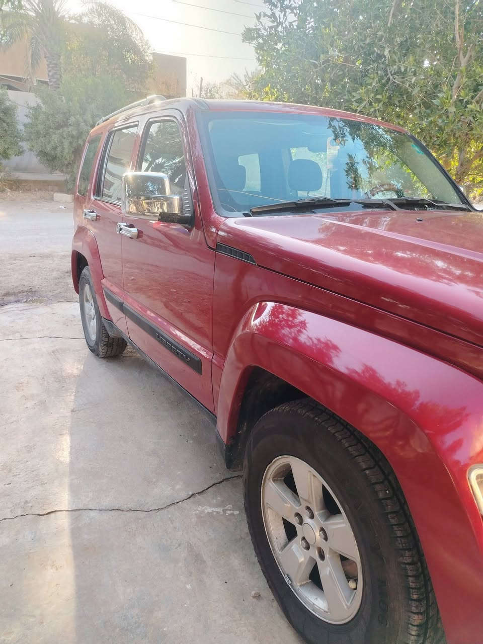 جيب لبرتي 2010 فول ما عدا الفتحة سيارة قطعتين صبغ الباقي مكفول من صدر مكينة تبريد منظومة جديدة تدفأة تحكم كامل فور ويل السيارة رقم مميز اربع ارقم ديالى بسمي تخم تاير السيارة كاملة من كلشي عنوان ديالى بعقوبة برغة سعر  120 وبيه مجال رقم الهاتف ***********
